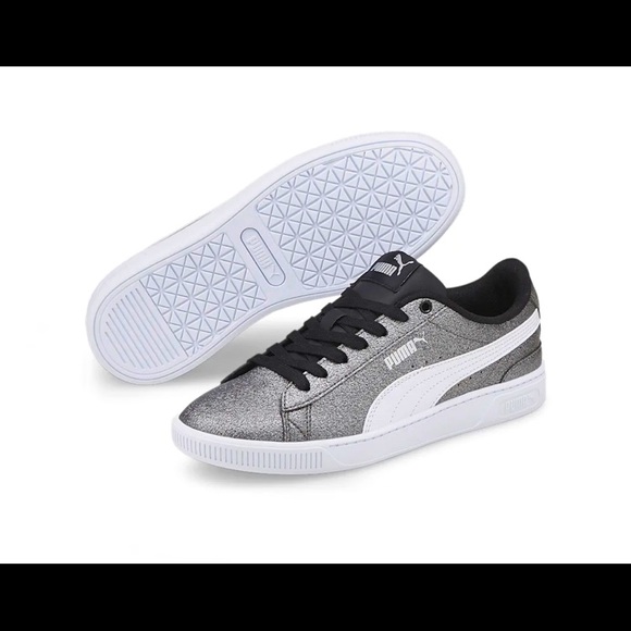 NWOT Kids Puma Unisex Lifestyle Sneakers - Picture 1 of 11